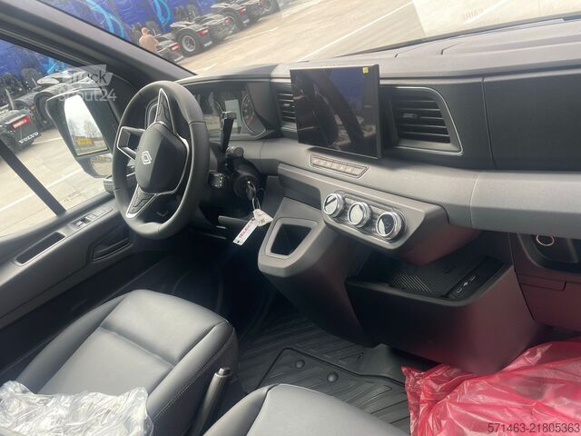 Ploščati dostavnik Renault Master 170 KM L3H2 Red Edition