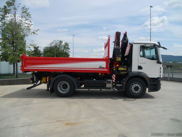 Grue + Camion à benne basculante MAN 