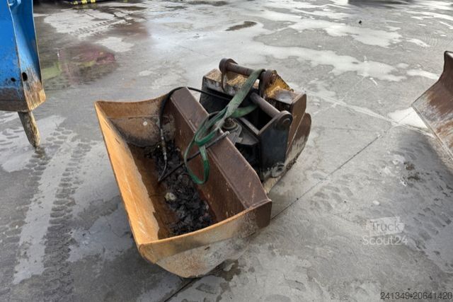 Другое LIEBHERR 309 Litronic Spitzhammer/ 2xSchaufeln