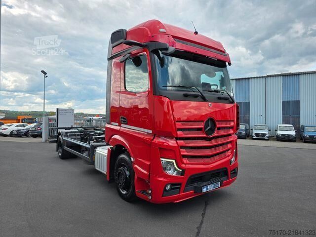 Fahrgestell mit Fahrerhaus Mercedes-Benz Actros 1843 LL BDF Fahrschule S&amp;G 6 Sitze AHK