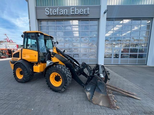 Loader JCB 409 SV / nur 2.496h / Klima Klappschaufel Gabel