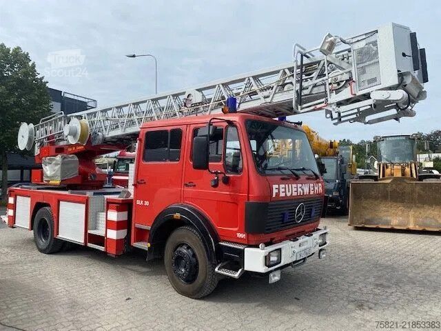 Hefplatform Mercedes-Benz 1428 F (ONLY 35000 KM ORIGINAL)