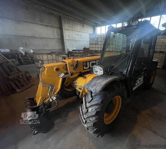 Teleskopinis krautuvas JCB 526-60 Agri Plus