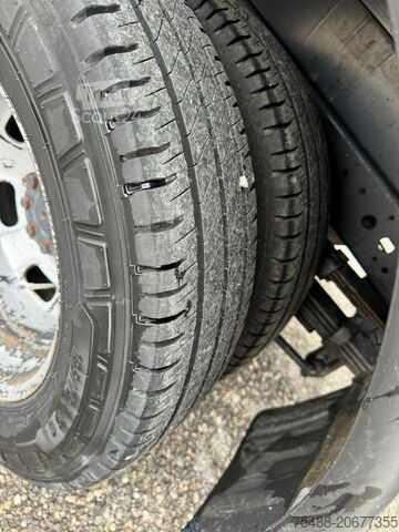 Doka trijų pusių savivartis 4x2 Iveco DAILY 35 C 13