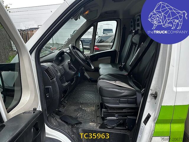 Lagaminas Peugeot Boxer 2.0 HDI BOX + LIFT