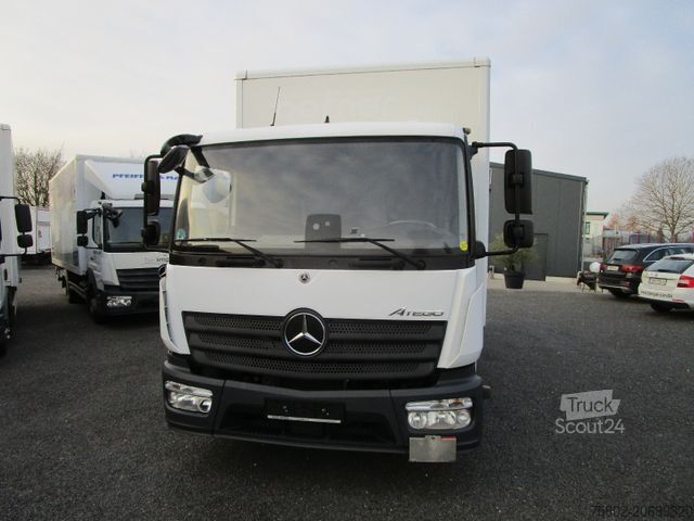 شاحنة صندوقية MERCEDES-BENZ Atego 818 L MP4*KLIMA+3-Sitze+LBW+6,10m*EURO.6*