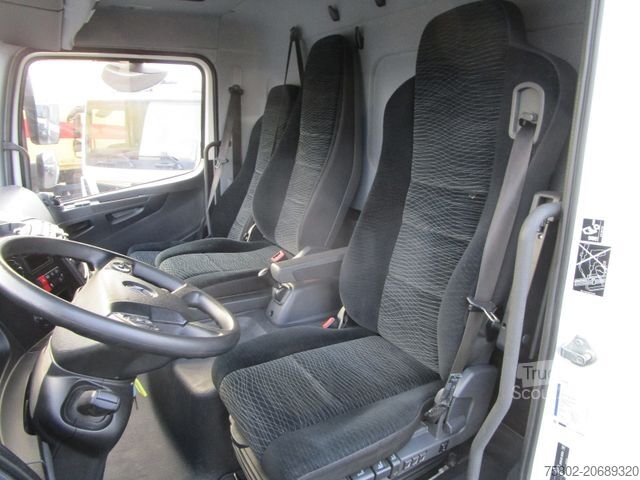 شاحنة صندوقية MERCEDES-BENZ Atego 818 L MP4*KLIMA+3-Sitze+LBW+6,10m*EURO.6*