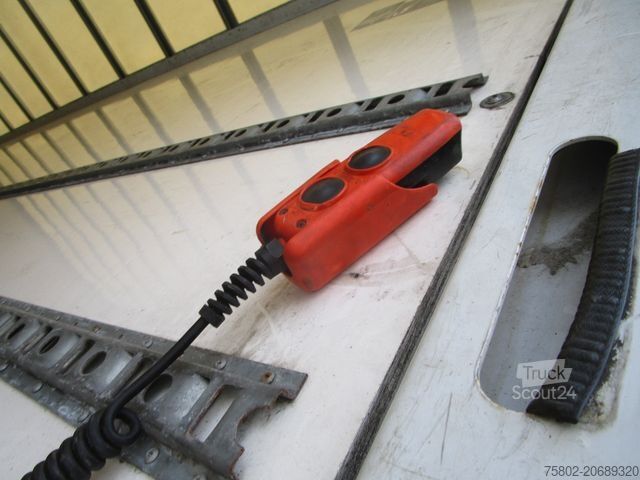 شاحنة صندوقية MERCEDES-BENZ Atego 818 L MP4*KLIMA+3-Sitze+LBW+6,10m*EURO.6*