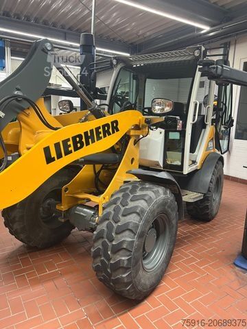 Kerekes rakodó LIEBHERR 506 C Radlader 4x4 Schaufel Schnellwechsler