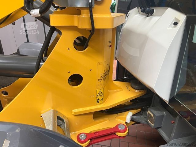 Riteņu iekrāvējs LIEBHERR 506 C Radlader 4x4 Schaufel Schnellwechsler