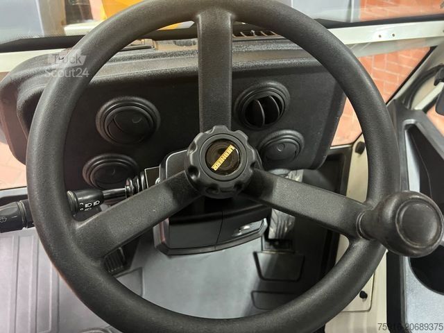 Riteņu iekrāvējs LIEBHERR 506 C Radlader 4x4 Schaufel Schnellwechsler