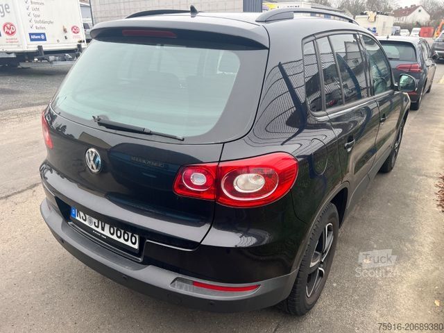 Kleinbus VOLKSWAGEN Tiguan Trend & Fun Motorkontrolle leuchtet