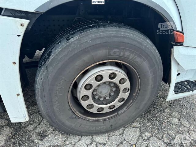 Standard tractor Mercedes-Benz Actros 2551 6x2 Tractor Unit – Repair Object