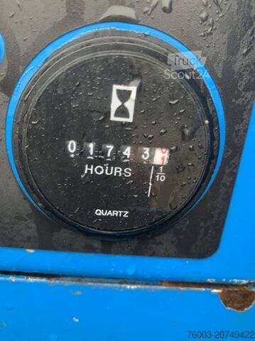 šķērveida pacēlājs Genie GS4390 - 15,11m, diesel, 4x4