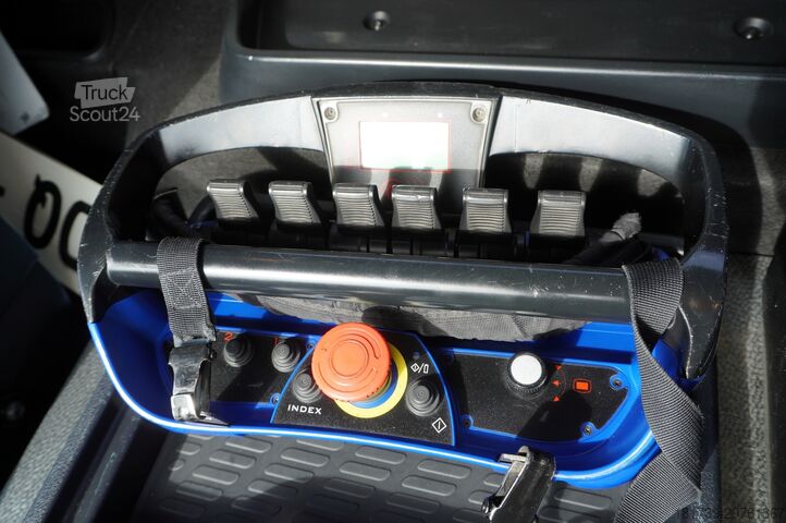 Vinçli platform Mercedes-Benz Antos 2540 / Flatbed 15 EPAL/ Fassi F165