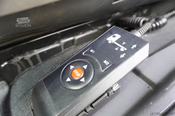 Vinçli platform Mercedes-Benz Antos 2540 / Flatbed 15 EPAL/ Fassi F165