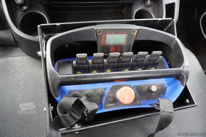 Platform kamyonlar Iveco Stralis X-Way 310 4x2 E6 / Fassi F155