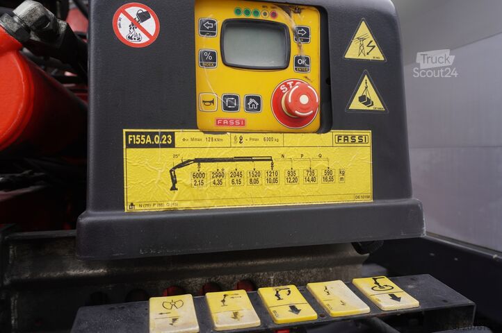 Vinçli platform Mercedes-Benz Arocs 2633 flatbed truck / Crane FASSI