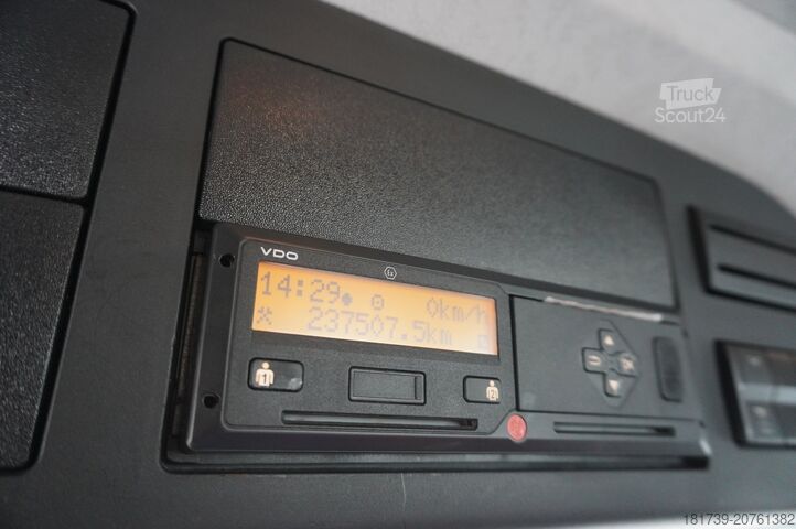 Vinçli platform Mercedes-Benz Arocs 2633 flatbed truck / Crane FASSI