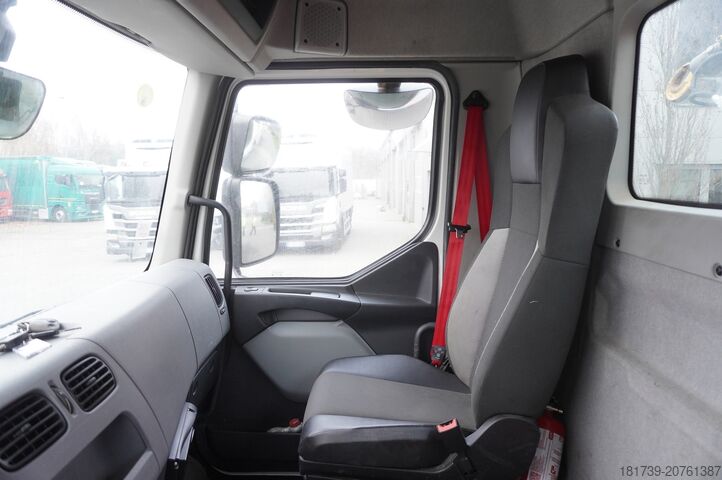 Vinçli platform Renault C280 DTI 8 / FASSI crane 5.6T / 560 mth