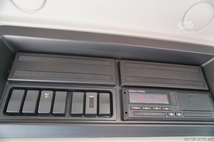 HDS ile geniş kenar Renault C320 P4x2 E6 / Fassi 5.6 t / Range 8 m /