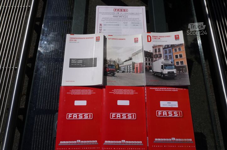 HDS ile geniş kenar Renault C320 P4x2 E6 / Fassi 5.6 t / Range 8 m /