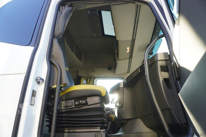 συγκρότημα μετάδοσης κίνησης Volvo FH 650 8x4 / Truck chassis / steered 4th