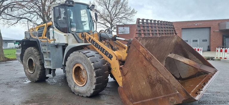 Chargeuse sur pneus Liebherr 556 Radlader