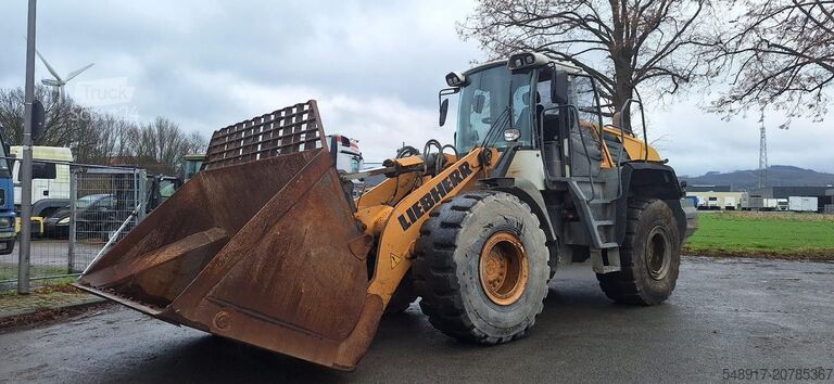 Chargeuse sur pneus Liebherr 556 Radlader