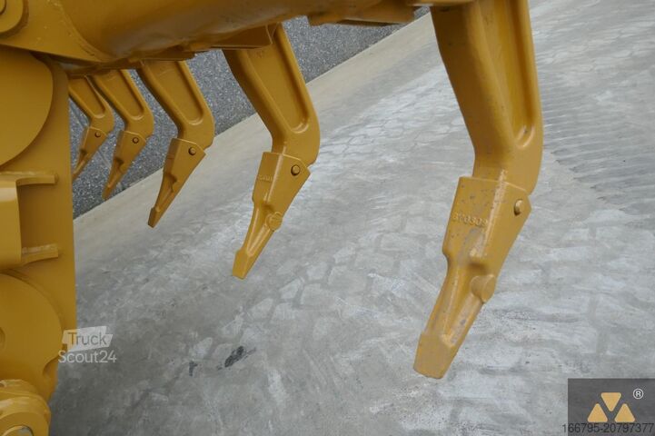 Greideris Caterpillar 140K