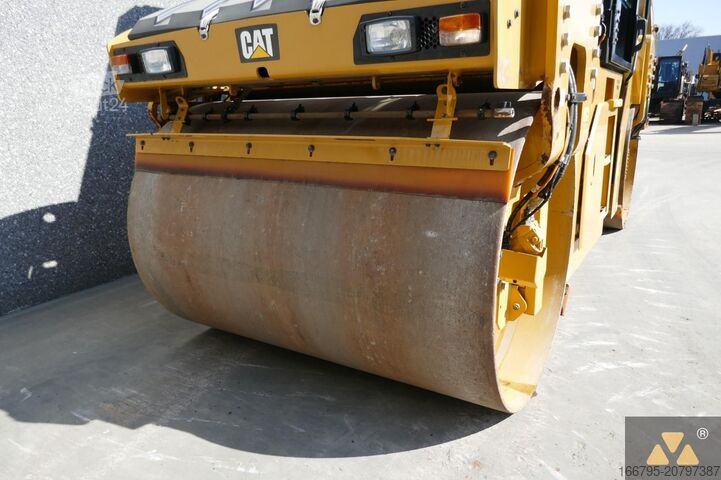 Tandeminis volas Caterpillar CB10