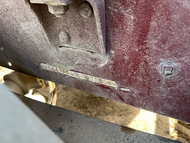 Ανατρεπόμενο φορτηγό Renault M180