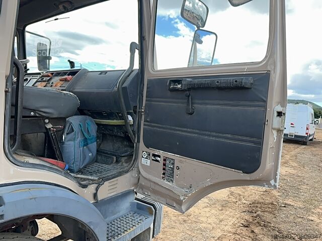 Ανατρεπόμενο φορτηγό Renault M180