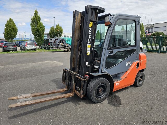 περονοφόρο ανυψωτικό Toyota 02-8FDF25