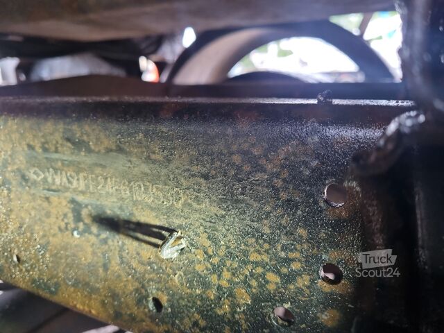 Vzdušná pracovní plošina na nákladním automobilu Isoli PT200 on Nissan NT400