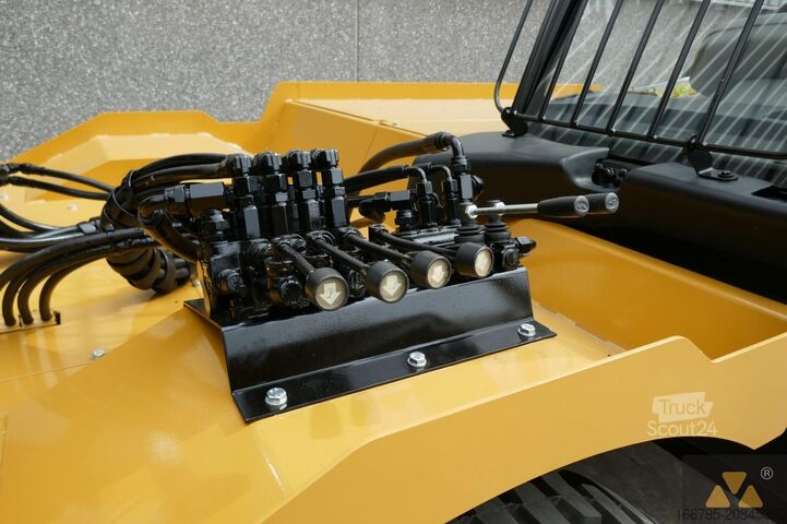 Lastractor Caterpillar TH360B Welding Tractor