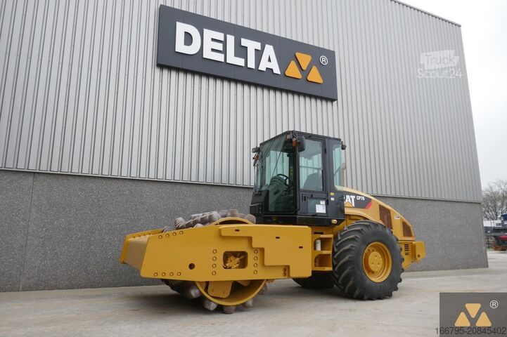 Single drum roller Caterpillar CP76