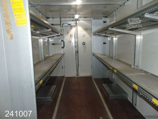 Dostavno vozilo s kesonom VOLKSWAGEN Crafter 35 2.0 TDI - Regalsystem