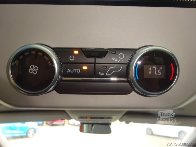 Minibussi FORD Tourneo Custom L1 Sport PHEV AHK Exklusiv 360Kam