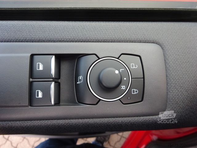 Minibussi FORD Tourneo Custom L1 Sport PHEV AHK Exklusiv 360Kam