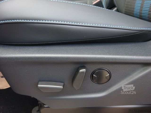 Minibussi FORD Tourneo Custom L1 Sport PHEV AHK Exklusiv 360Kam