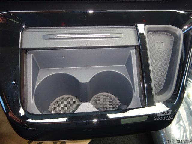 Minibussi FORD Tourneo Custom L1 Sport PHEV AHK Exklusiv 360Kam