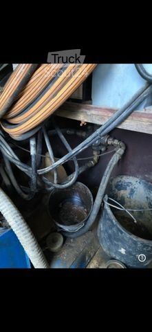 Camión cisterna de vacío DEUTZ Deutz Diesel Motor.