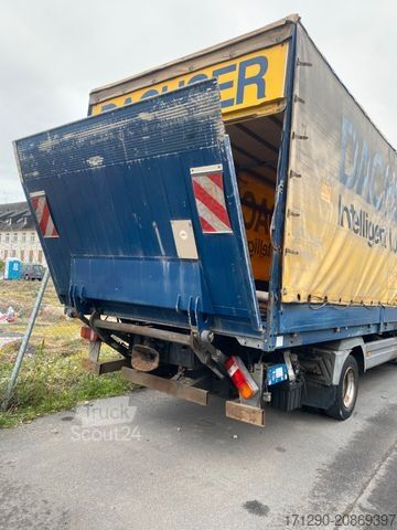 Samochód dostawczy z plandeką MERCEDES-BENZ Atego 818