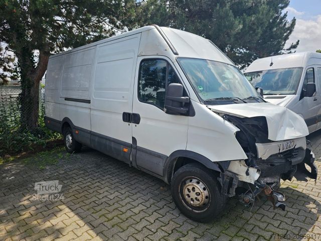 Kombi z visokim stropom IVECO Daily Kasten HKa 35 S... Radstand 3950