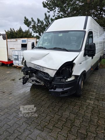 Kombi z visokim stropom IVECO Daily Kasten HKa 35 S... Radstand 3950