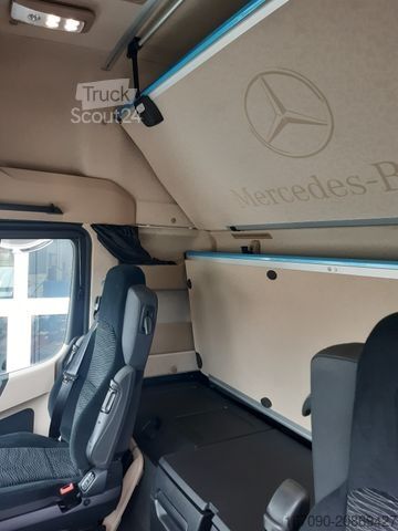 Standardní tahač MERCEDES-BENZ Actros 1851LS MP5 Gigaspace Retarder ADA Xenon