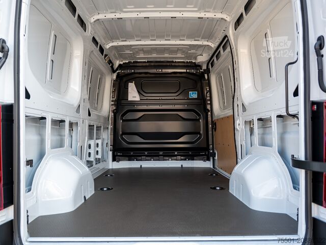 Panel van Nissan Interstar Kasten dCi150 L3H2 3.5t FWD N-Connecta