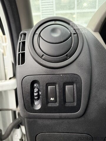 Furgon blaszak renault Master 2.3 DCI - AHK - Kamer. - Klima