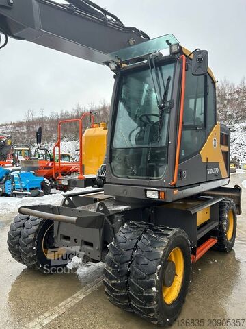 Kolesni bager Volvo EWR 150 E